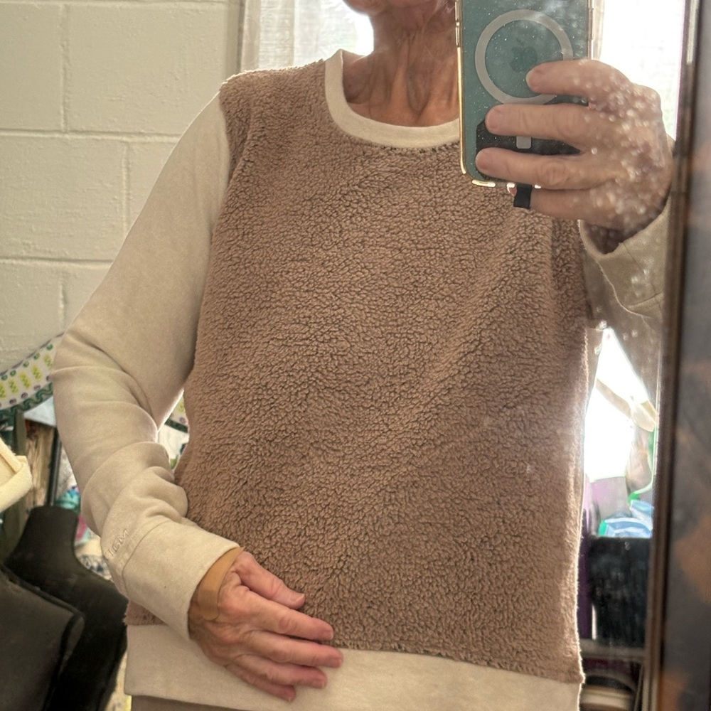 EUC Marmot Women's Beige and Brown Sherpa/ Sweatshirt - Picture 7 of 7